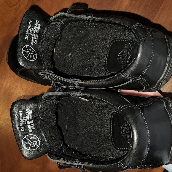 Dr Martens Vintage - Black Leather Shoes - Picture 4 of 4